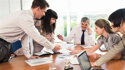Casos de Éxito y Experiencias: Emprendedores Dig...